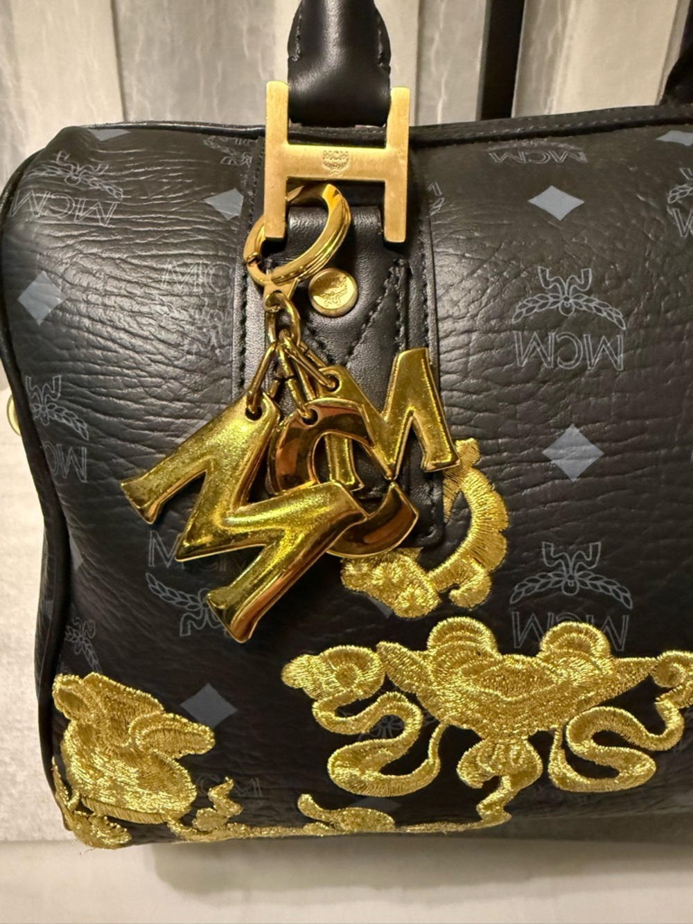 *RARE* MCM Black Leather Speedy 30,  Gold Embroidered Accents and Red/Navy Trim - Picture 5 of 15